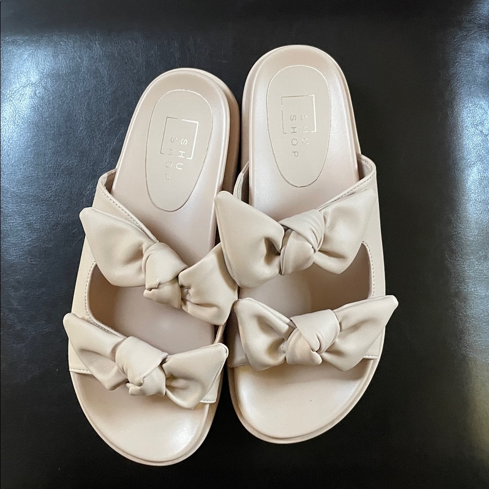 Beige Bow Slide Sandals